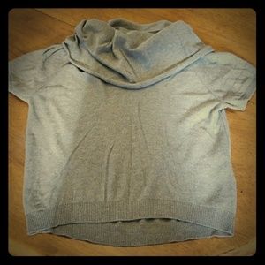 Short-sleeve sweater